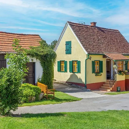 別荘 In Styria Near Thermal Spas, Cleaning Included *